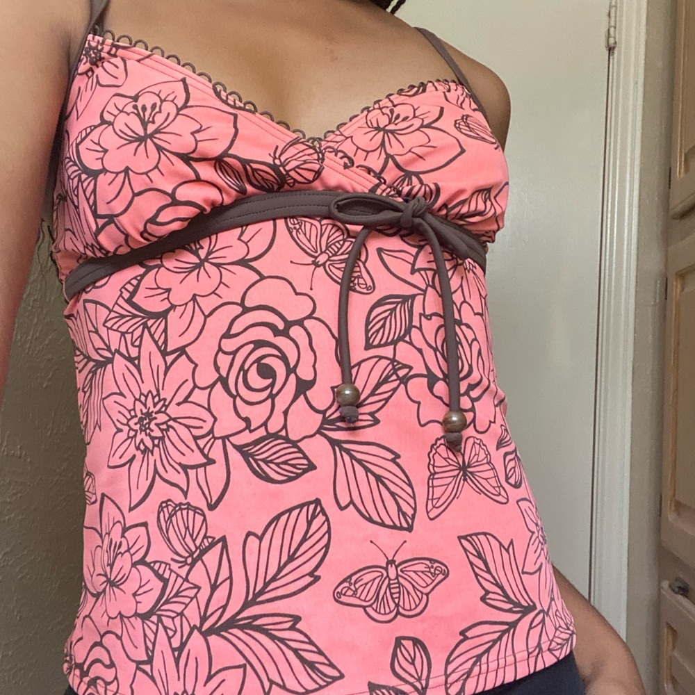 Salmon tank top with floral details